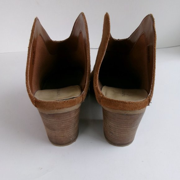 The Heeled Mule in Cognac Suede with Wood Stacked Heel Size 9 - Picture 4 of 14